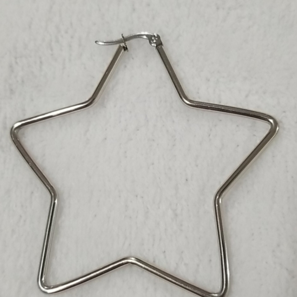 🔴🆕️ Star Earrings Hoops - Picture 7 of 11